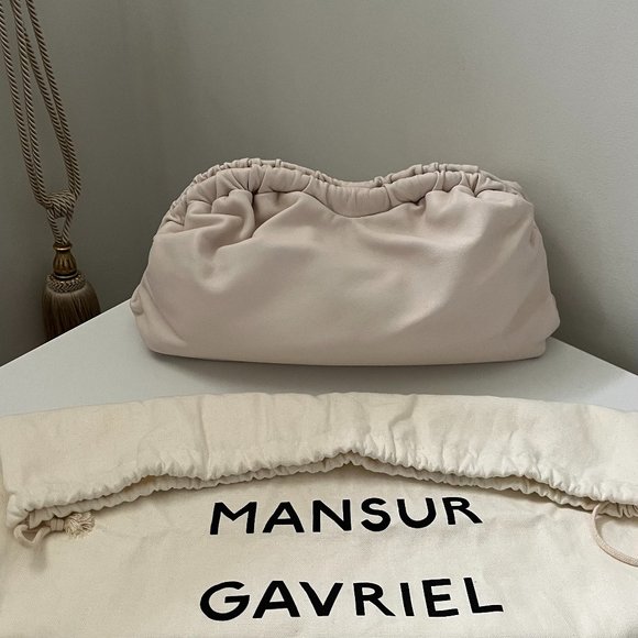 Mansur Gavriel Cloud Clutch, large size in light beige colour (NWOT) - Picture 1 of 16